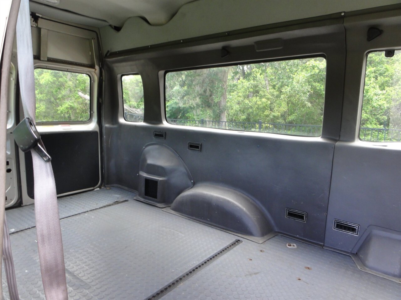 2010 Ford E-250 Cargo - Photo 33 - Deland, FL 32720