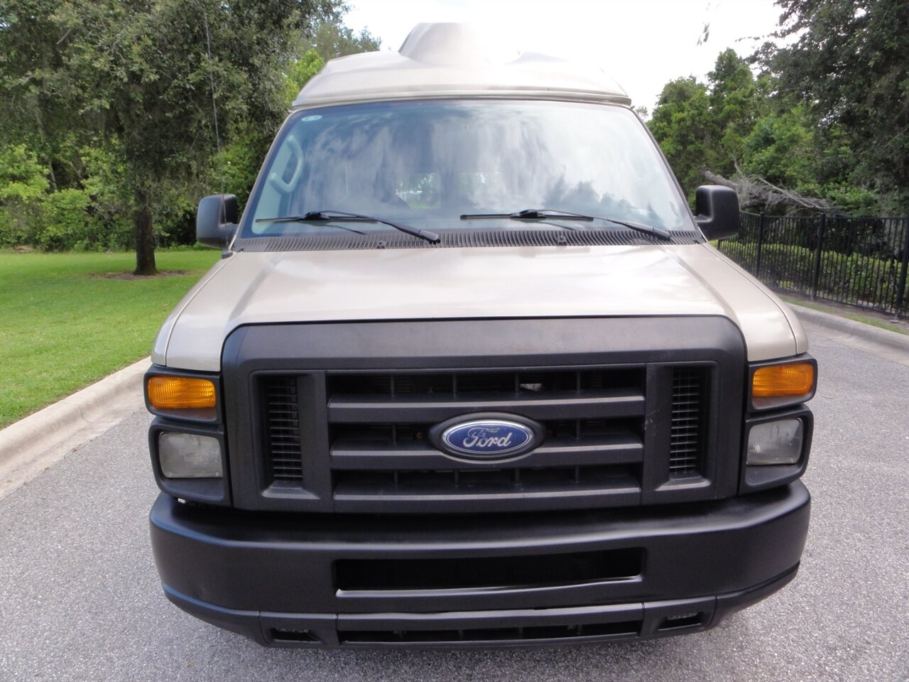 2010 Ford E-250 Cargo - Photo 5 - Deland, FL 32720