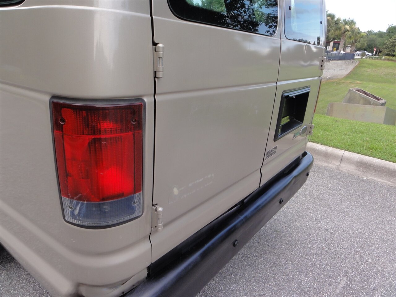 2010 Ford E-250 Cargo - Photo 20 - Deland, FL 32720