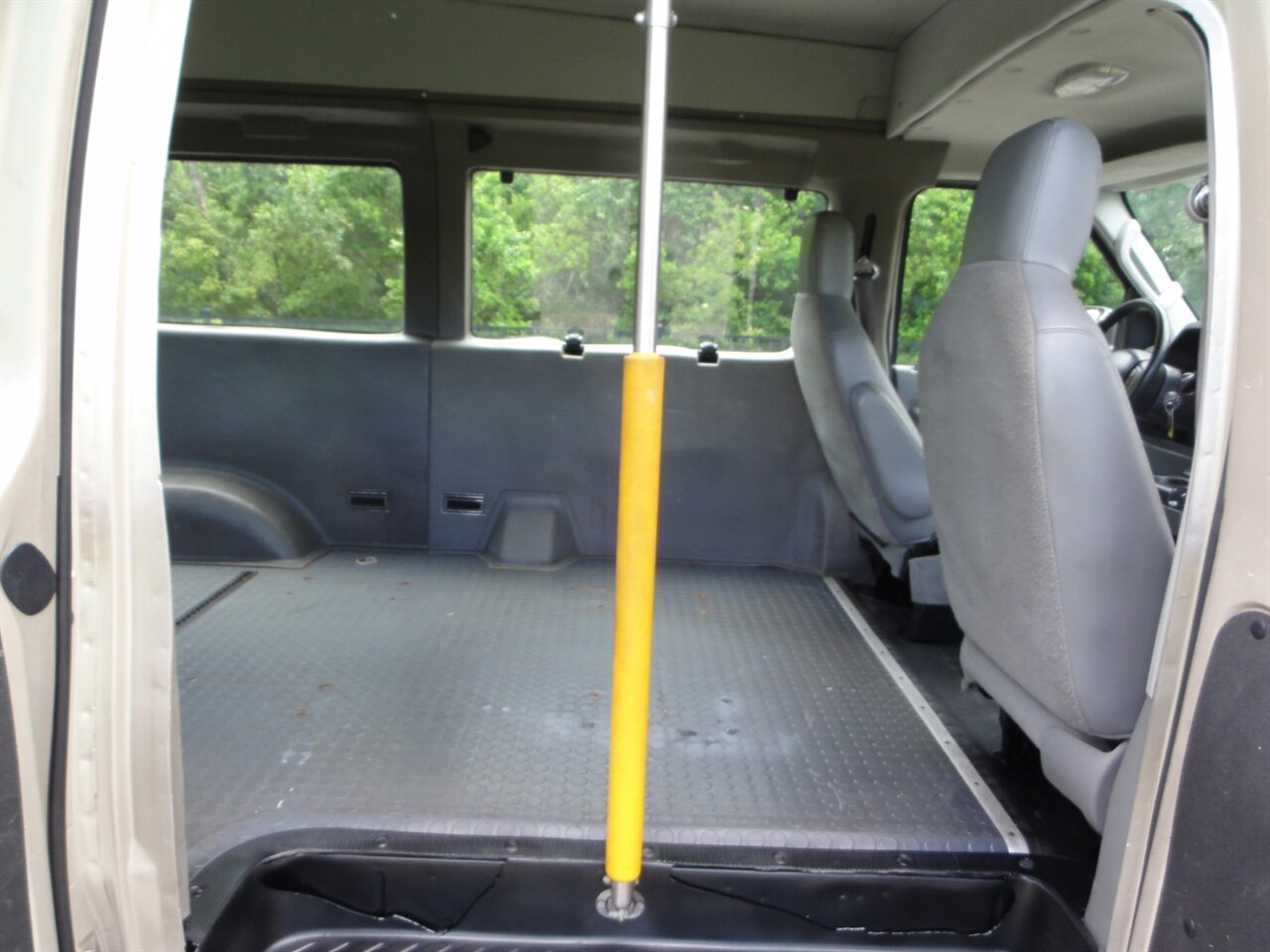 2010 Ford E-250 Cargo - Photo 34 - Deland, FL 32720