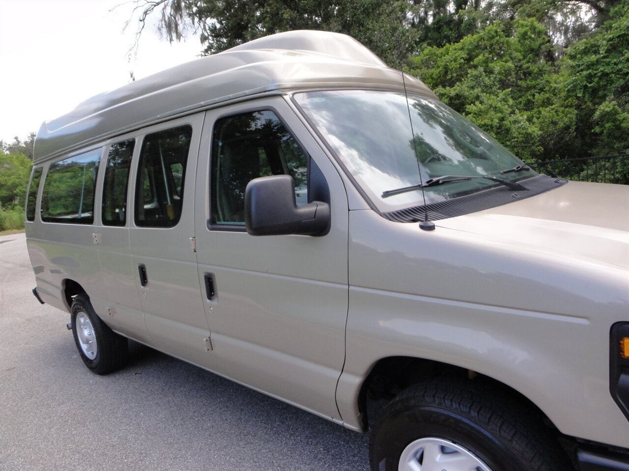 2010 Ford E-250 Cargo - Photo 8 - Deland, FL 32720