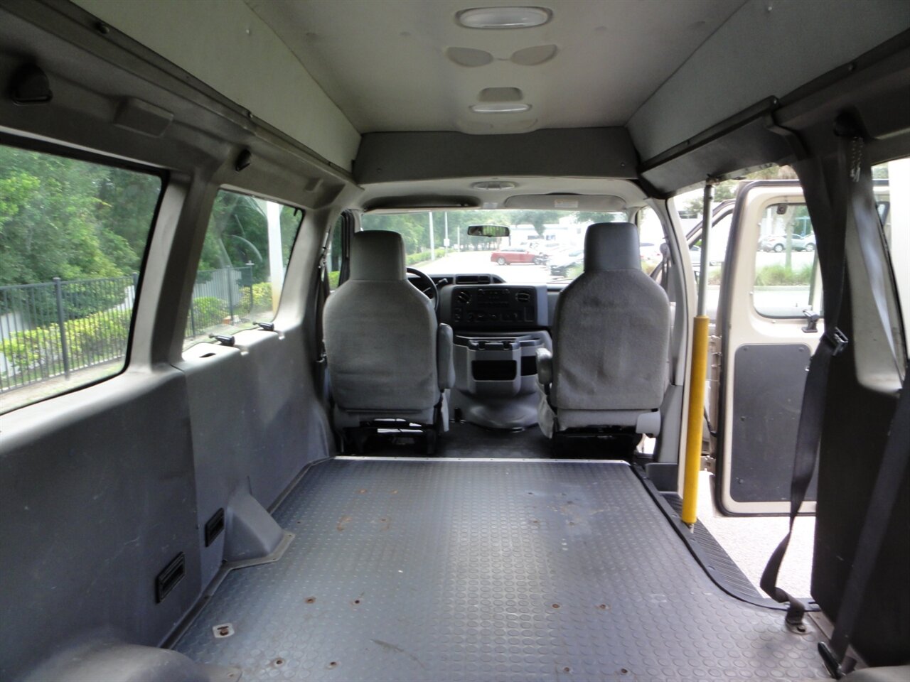 2010 Ford E-250 Cargo - Photo 37 - Deland, FL 32720