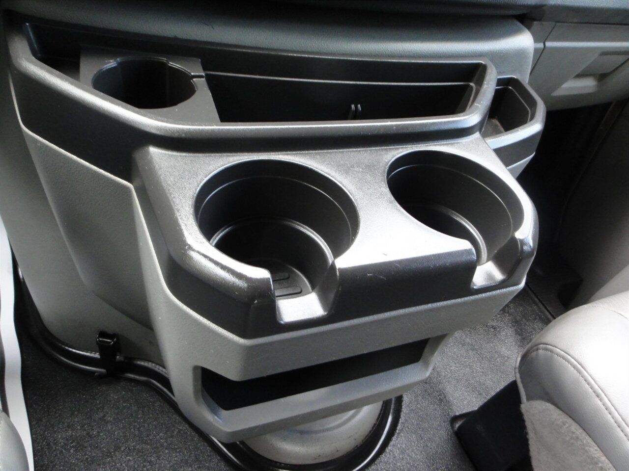 2010 Ford E-250 Cargo - Photo 54 - Deland, FL 32720