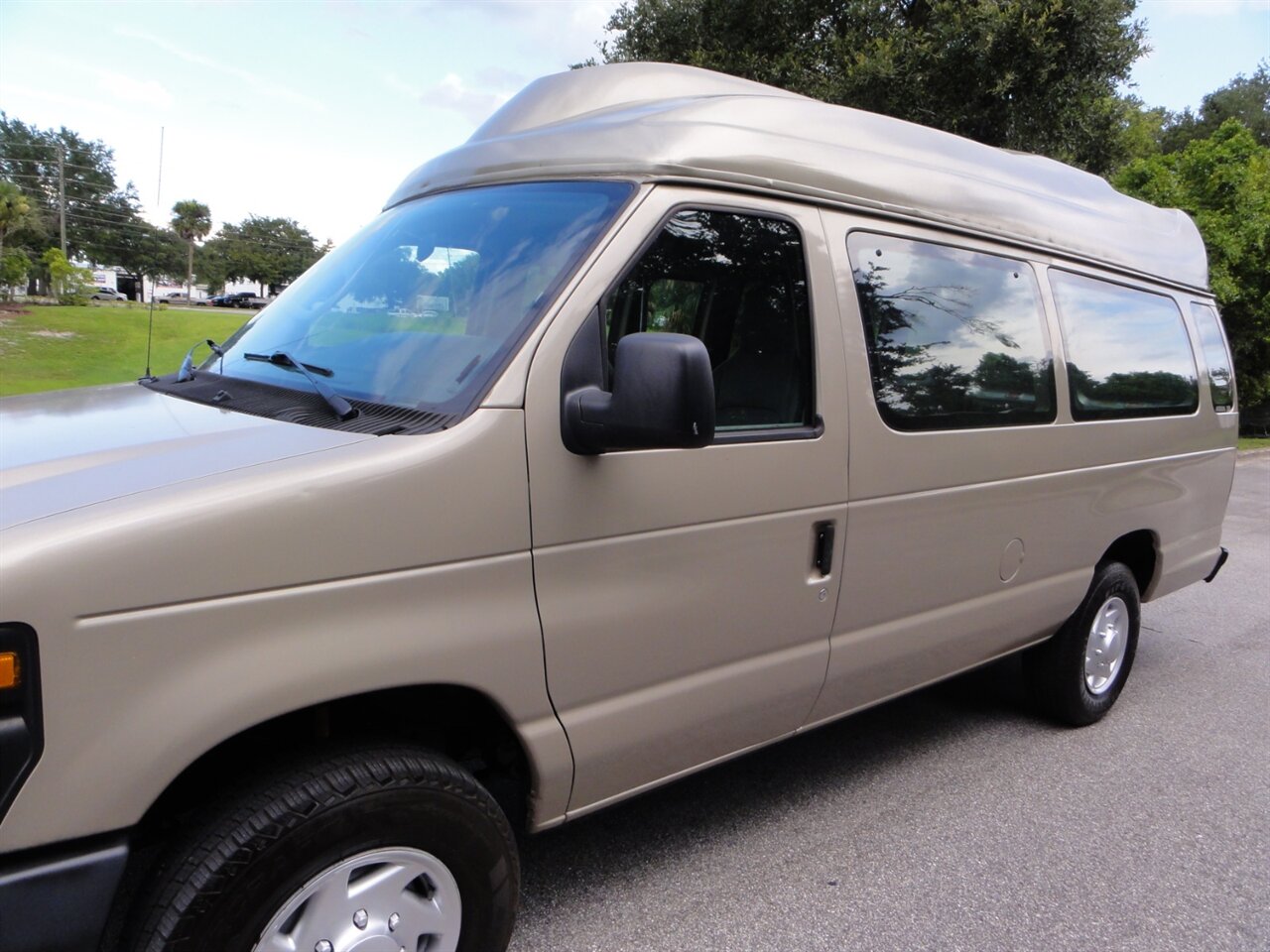 2010 Ford E-250 Cargo - Photo 9 - Deland, FL 32720