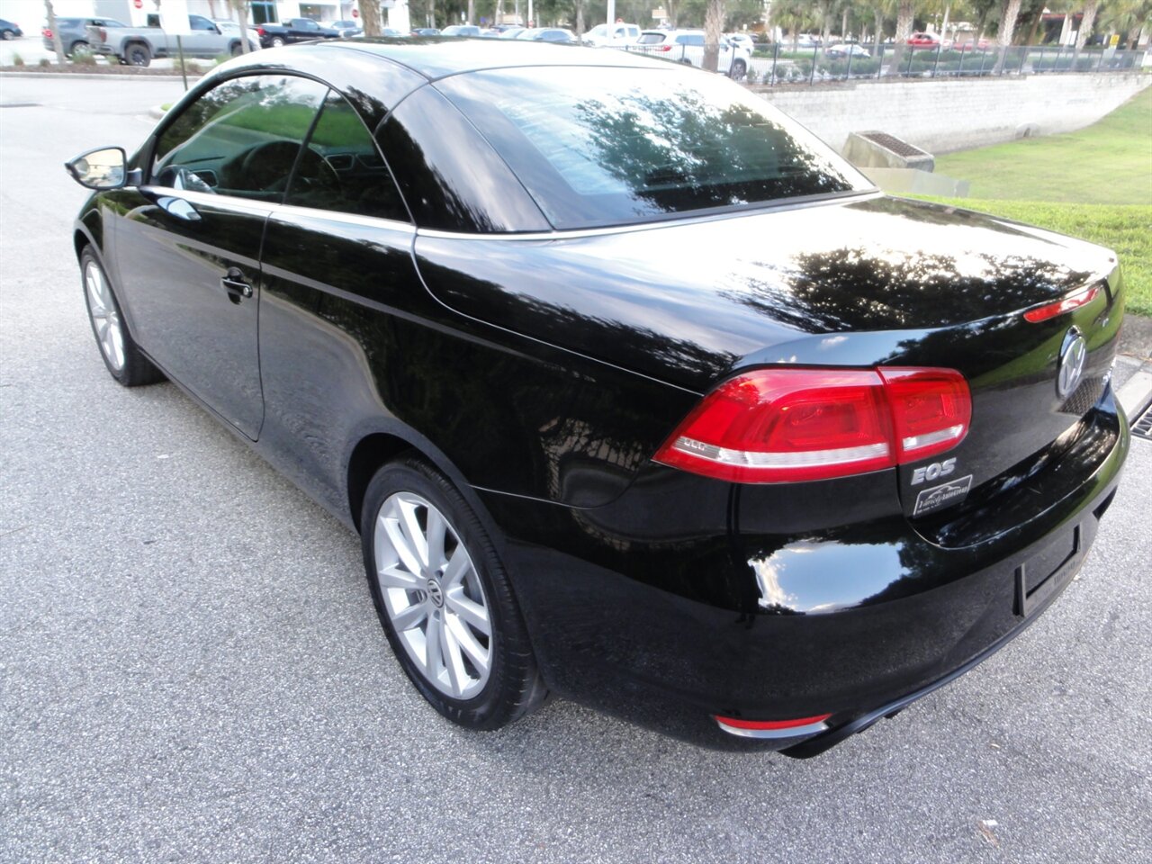 2012 Volkswagen Eos Komfort SULEV  Premium - Photo 8 - Deland, FL 32720