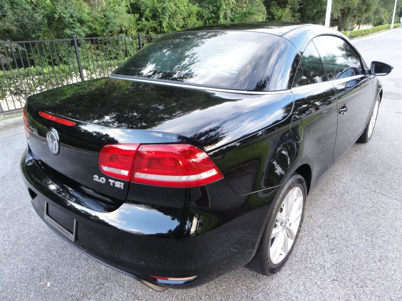 2012 Volkswagen Eos Komfort SULEV  Premium - Photo 7 - Deland, FL 32720