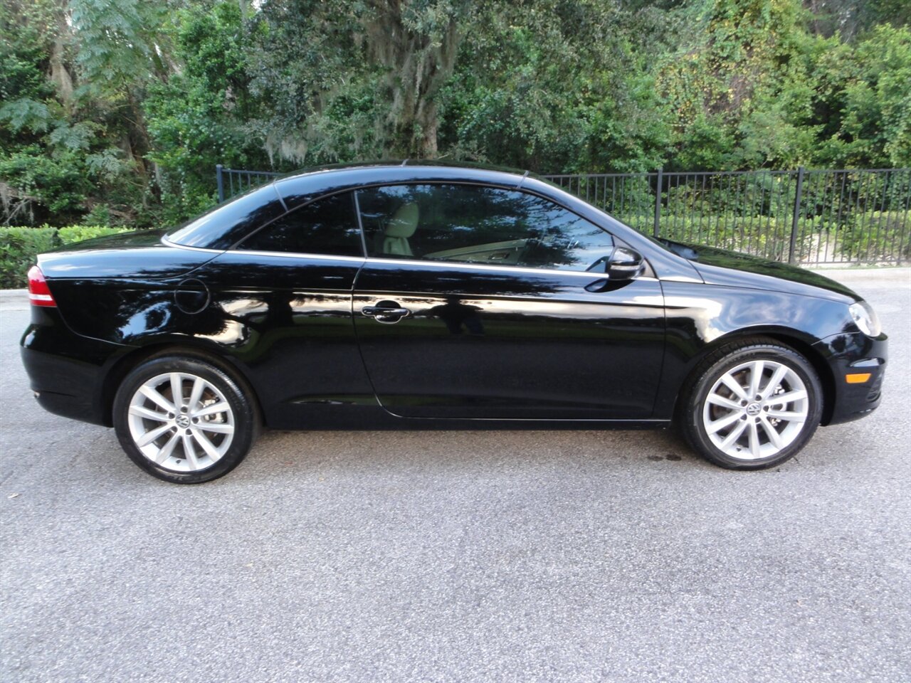 2012 Volkswagen Eos Komfort SULEV  Premium - Photo 22 - Deland, FL 32720