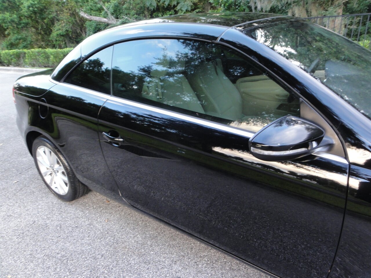 2012 Volkswagen Eos Komfort SULEV  Premium - Photo 13 - Deland, FL 32720