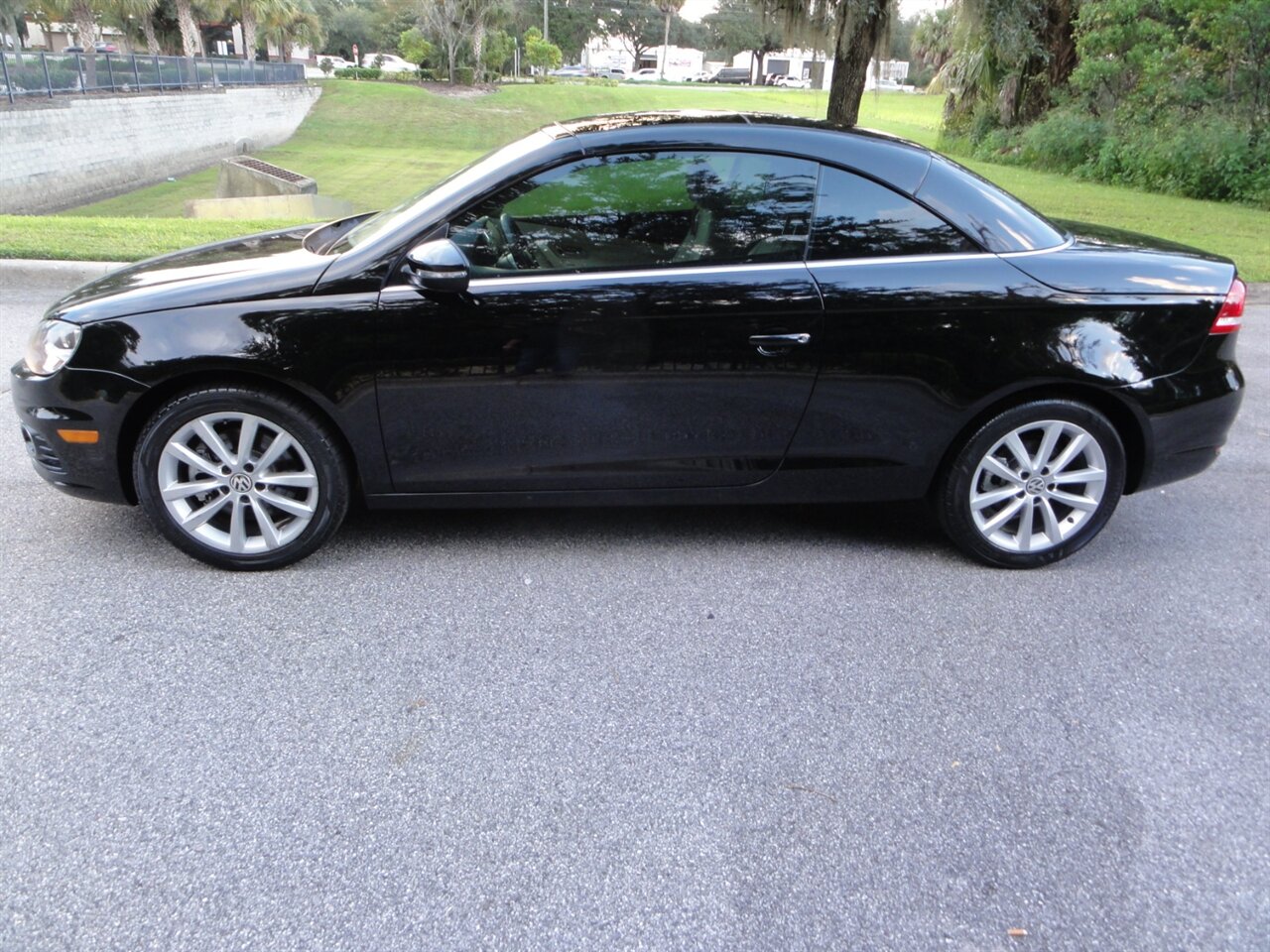 2012 Volkswagen Eos Komfort SULEV  Premium - Photo 23 - Deland, FL 32720