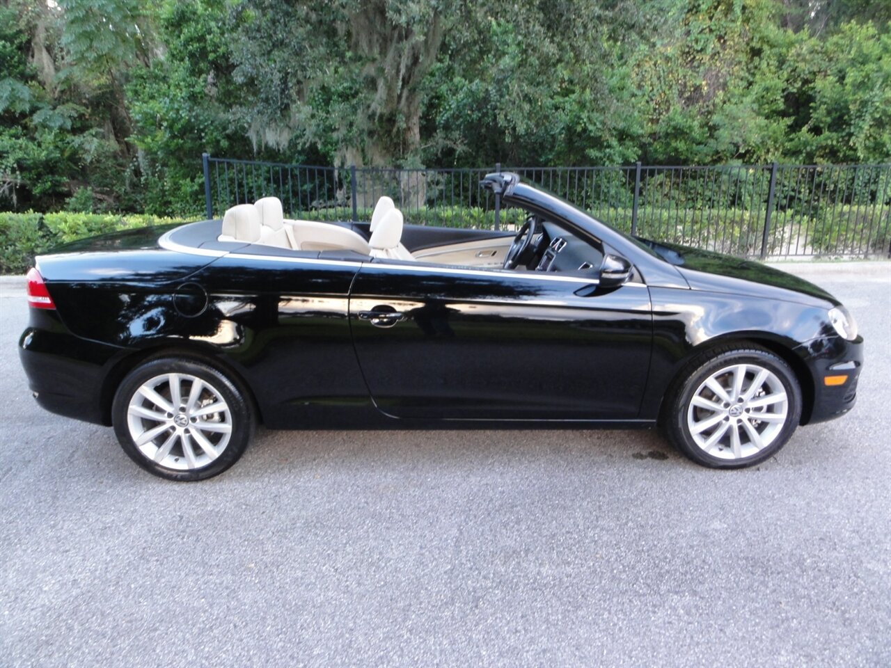 2012 Volkswagen Eos Komfort SULEV  Premium - Photo 20 - Deland, FL 32720