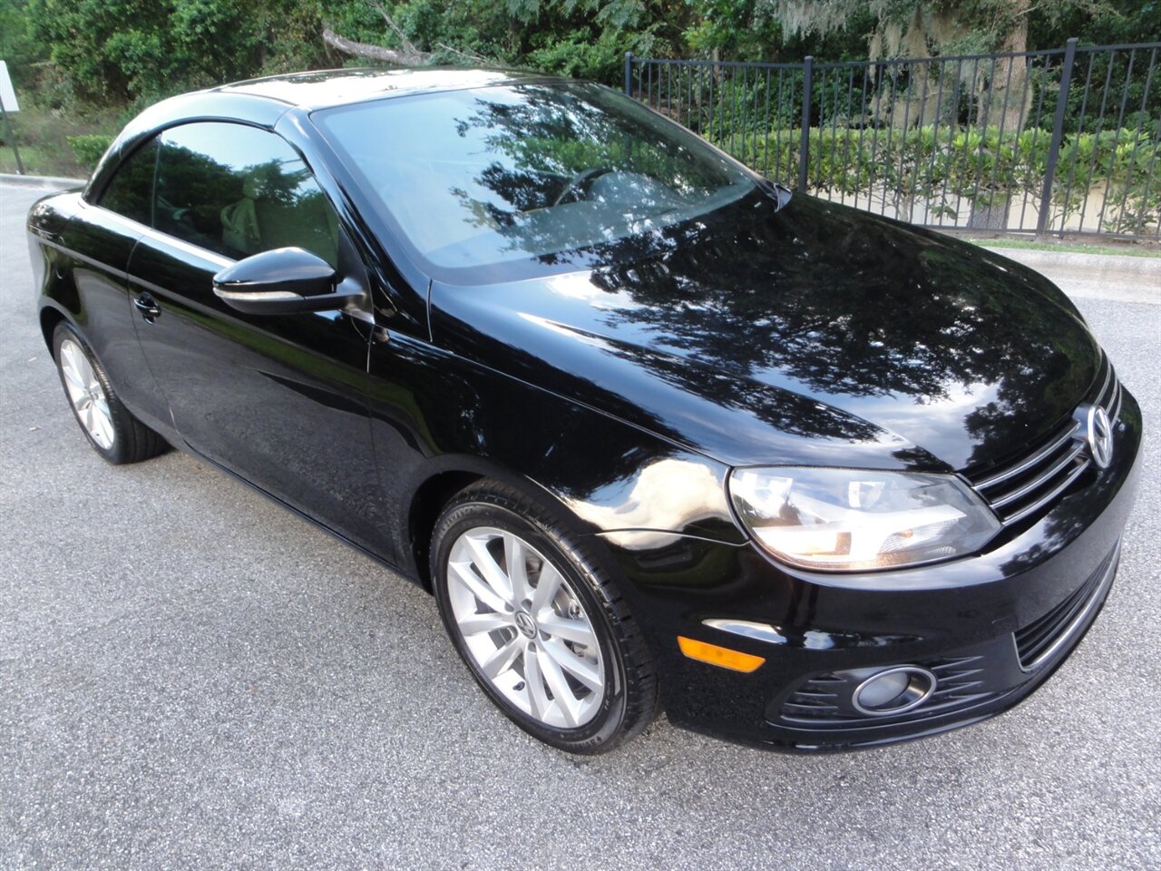 2012 Volkswagen Eos Komfort SULEV  Premium - Photo 5 - Deland, FL 32720