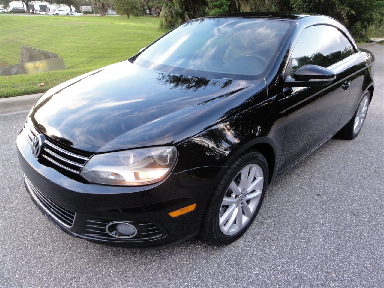 2012 Volkswagen Eos Komfort SULEV  Premium - Photo 6 - Deland, FL 32720