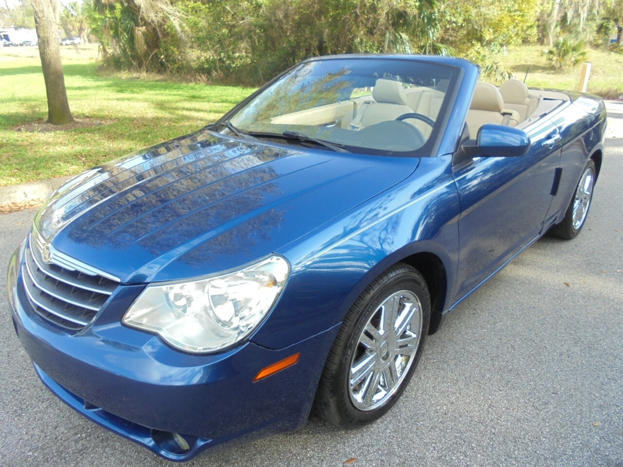 2009 Chrysler Sebring Limited   - Photo 2 - Deland, FL 32720