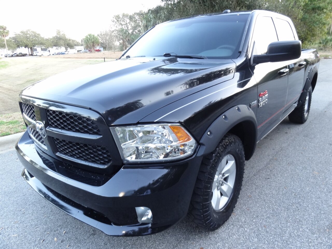 2017 RAM 1500 Tradesman  Hemi 5.7 4X4 - Photo 2 - Deland, FL 32720
