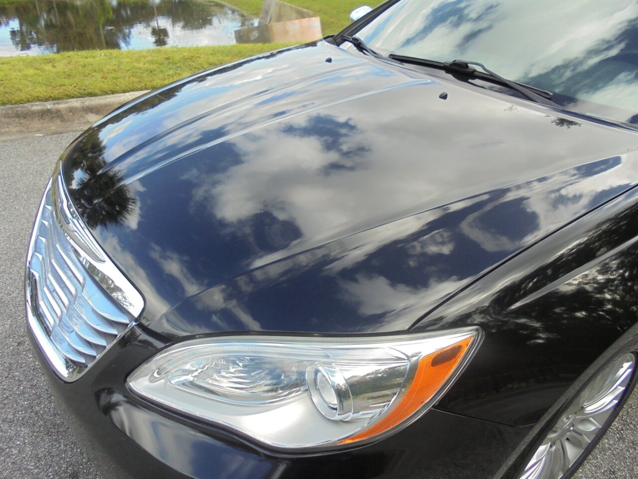 2013 Chrysler 200 Limited  Premium - Photo 25 - Deland, FL 32720