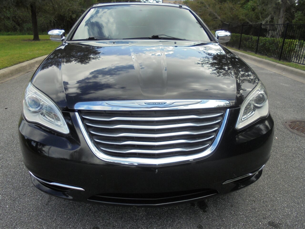 2013 Chrysler 200 Limited  Premium - Photo 14 - Deland, FL 32720