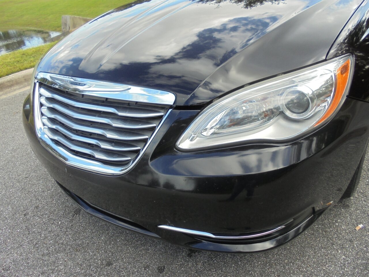 2013 Chrysler 200 Limited  Premium - Photo 10 - Deland, FL 32720