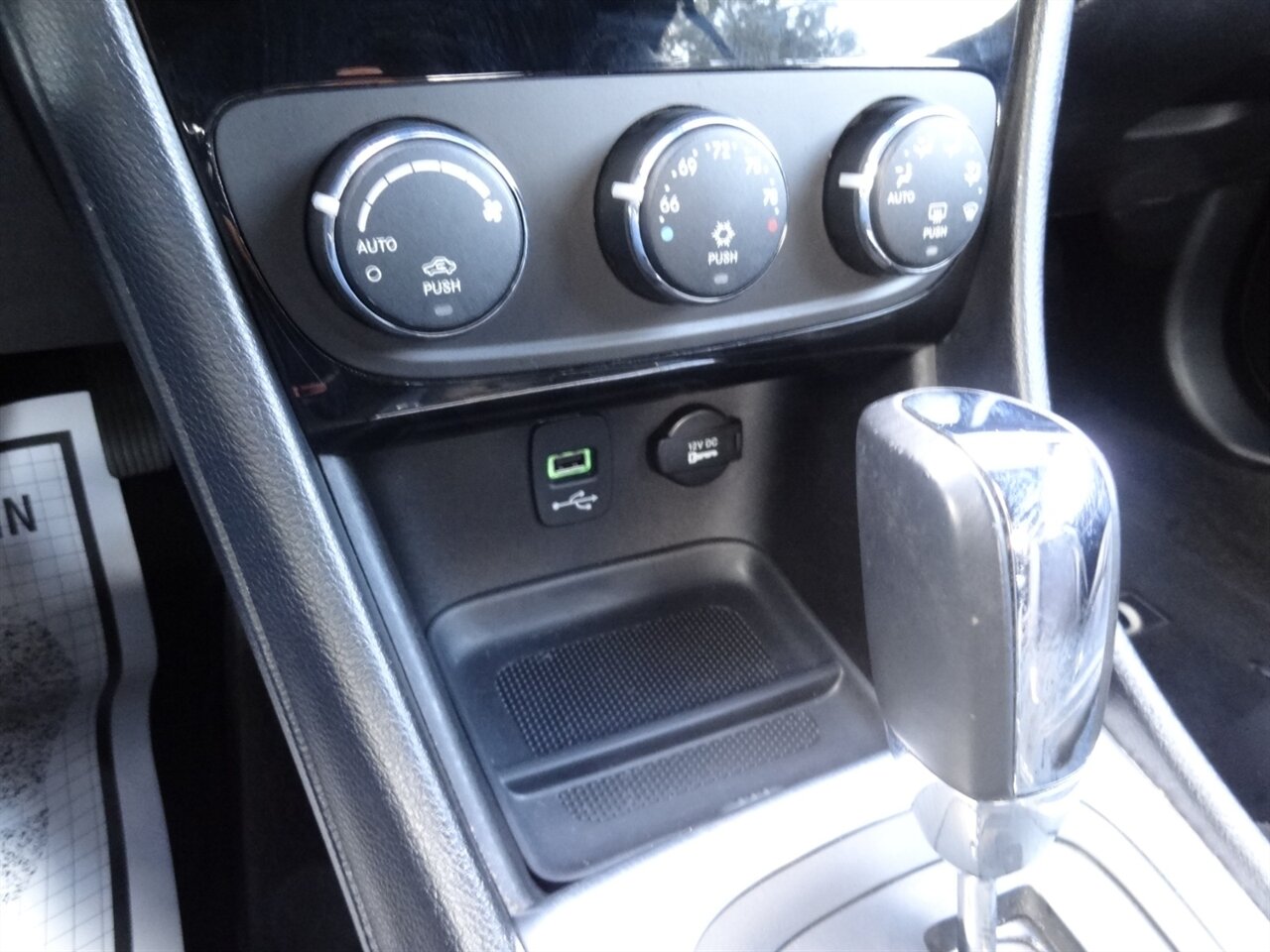 2014 Chrysler 200 S   - Photo 46 - Deland, FL 32720