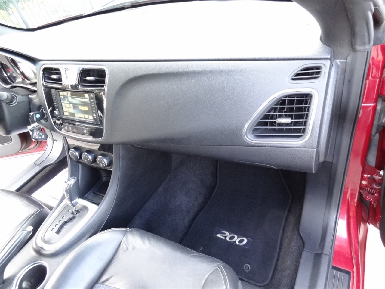 2014 Chrysler 200 S   - Photo 37 - Deland, FL 32720