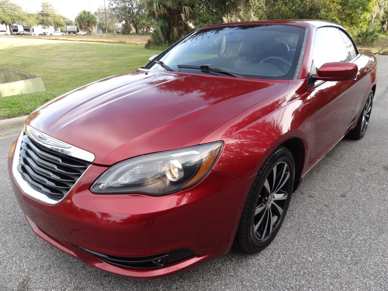 2014 Chrysler 200 S   - Photo 2 - Deland, FL 32720