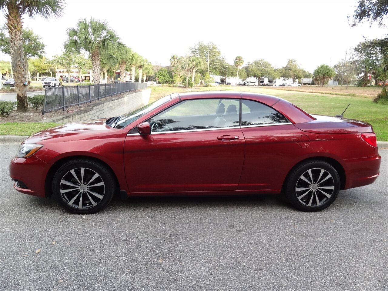 2014 Chrysler 200 S   - Photo 16 - Deland, FL 32720
