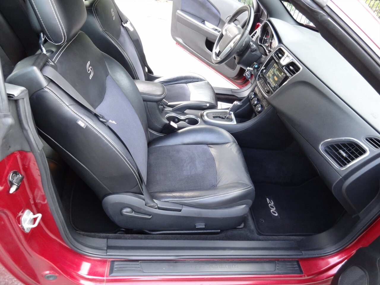 2014 Chrysler 200 S   - Photo 35 - Deland, FL 32720