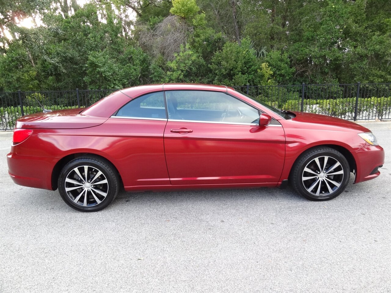 2014 Chrysler 200 S   - Photo 15 - Deland, FL 32720