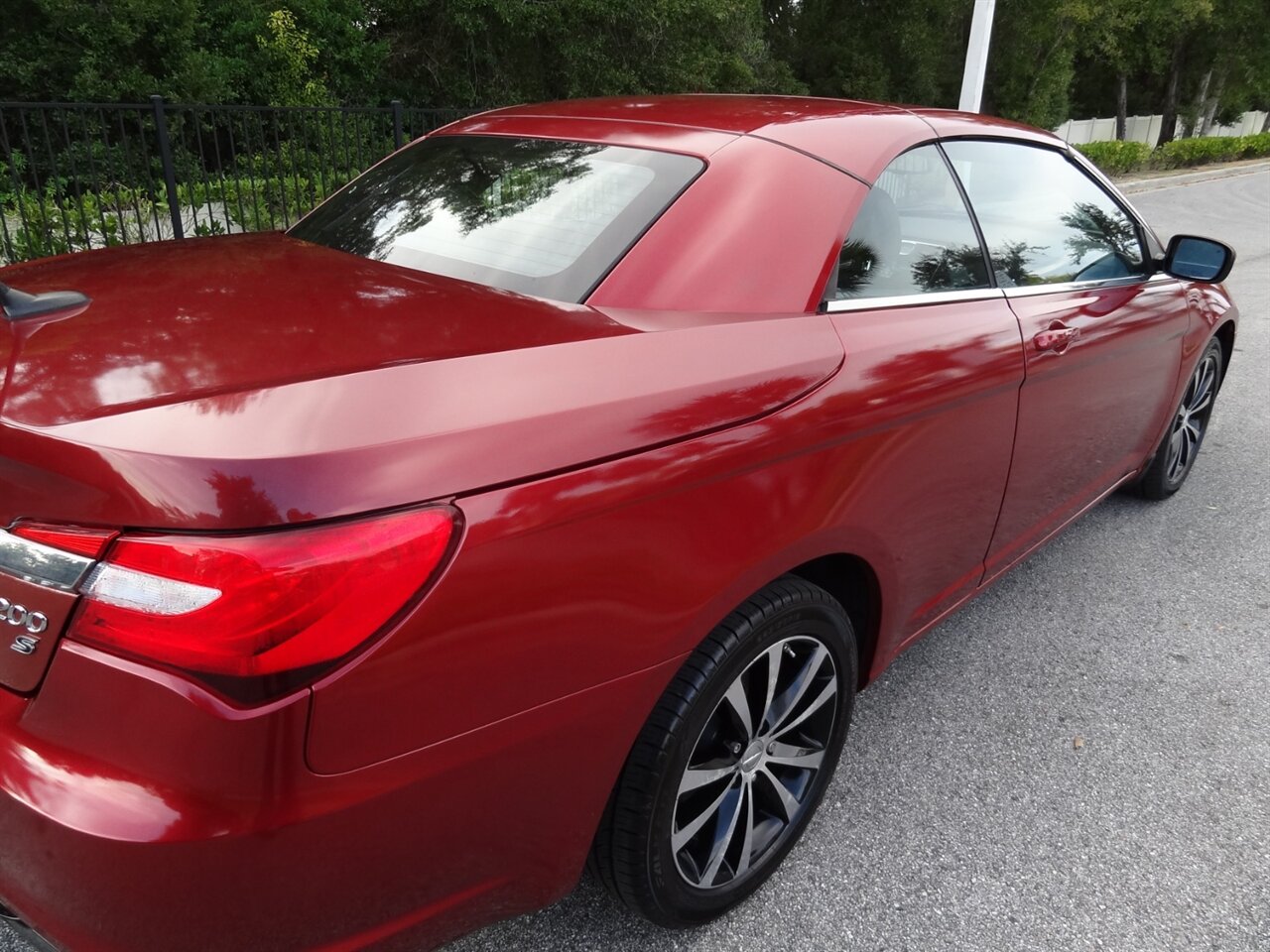 2014 Chrysler 200 S   - Photo 13 - Deland, FL 32720