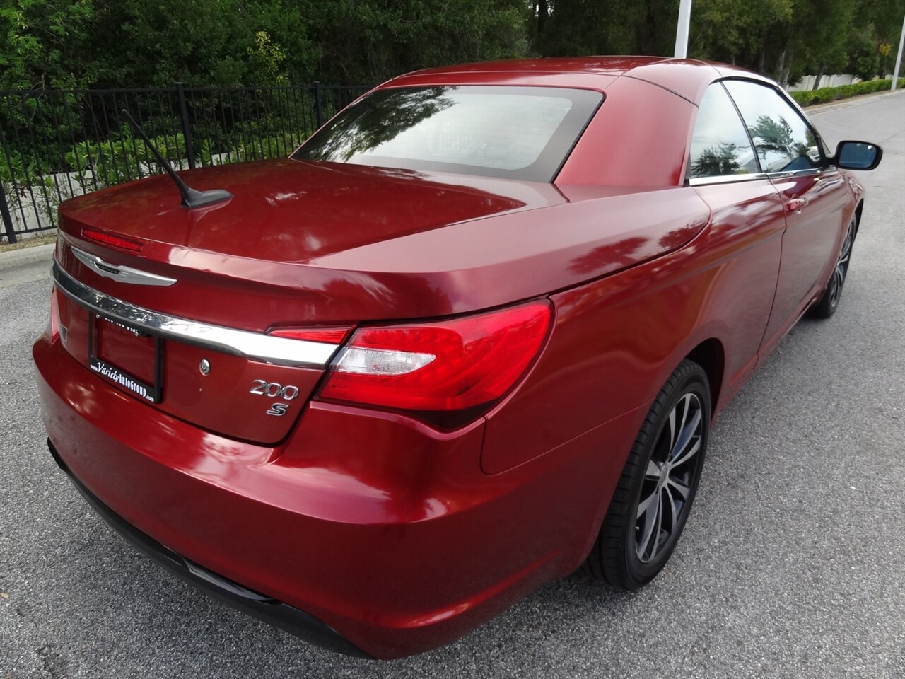 2014 Chrysler 200 S   - Photo 3 - Deland, FL 32720
