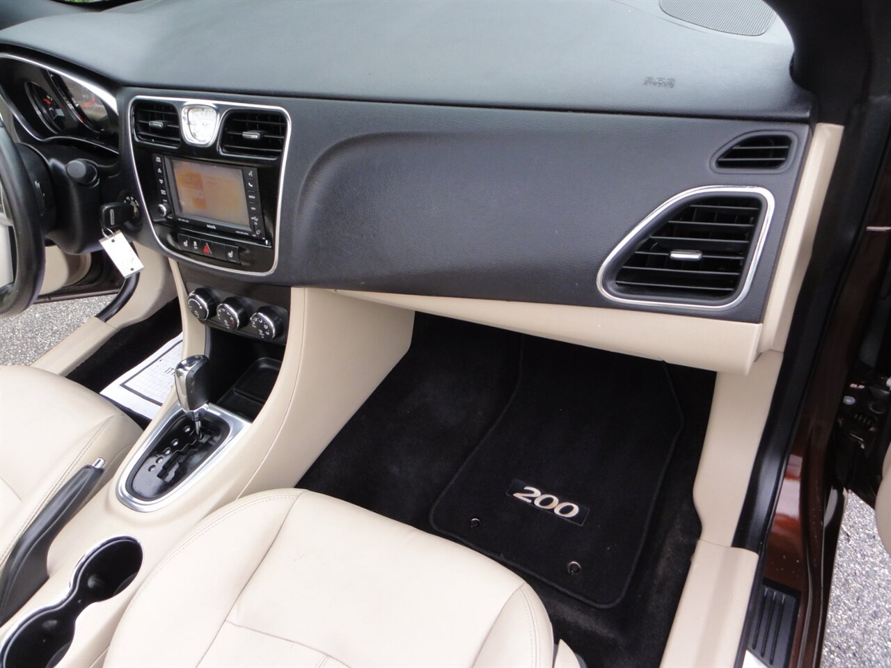 2013 Chrysler 200 Limited  Convertible - Photo 44 - Deland, FL 32720