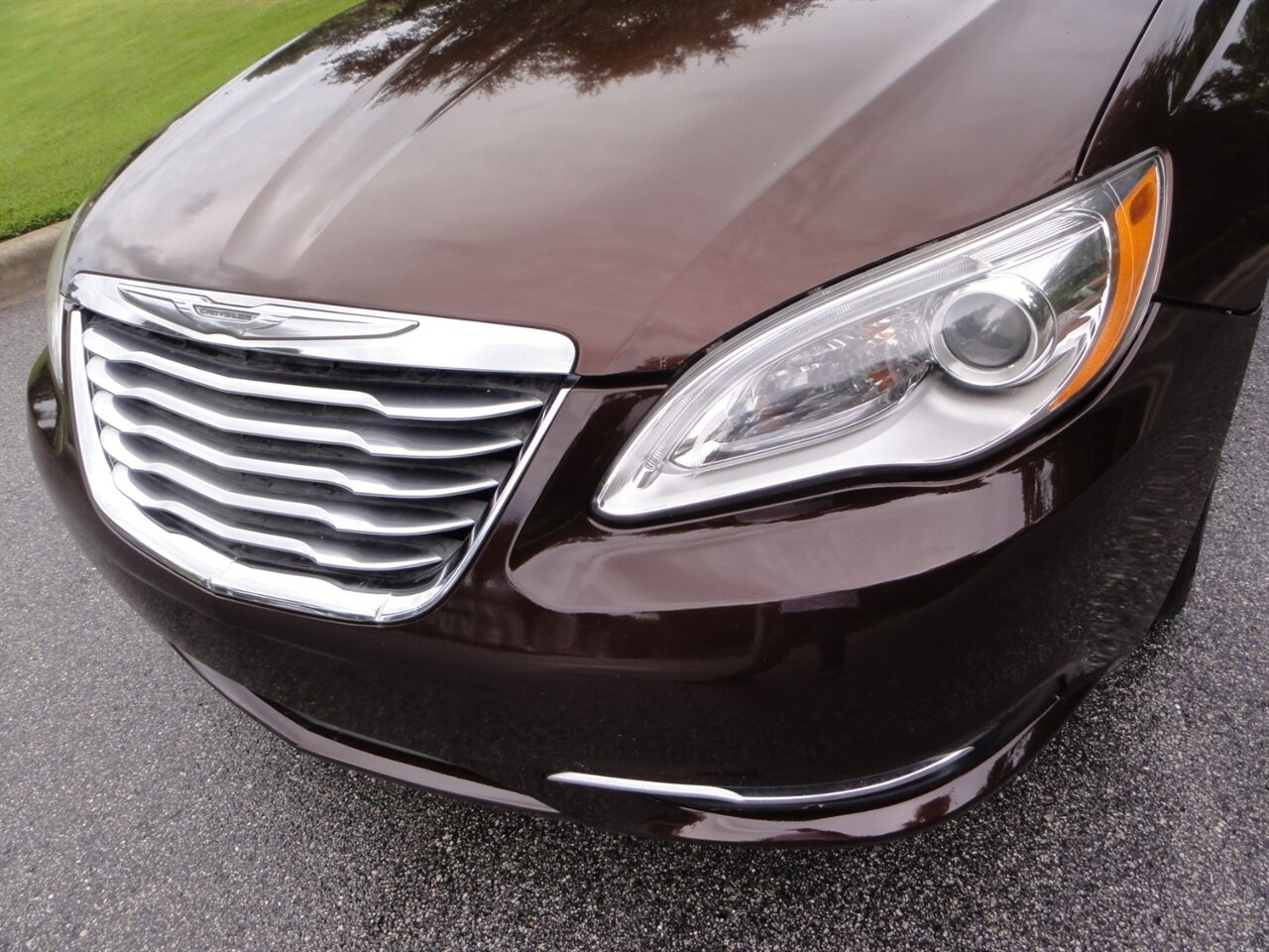 2013 Chrysler 200 Limited  Convertible - Photo 11 - Deland, FL 32720