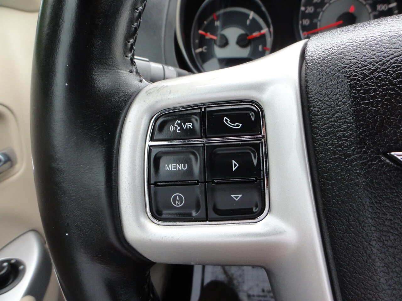 2013 Chrysler 200 Limited  Convertible - Photo 48 - Deland, FL 32720
