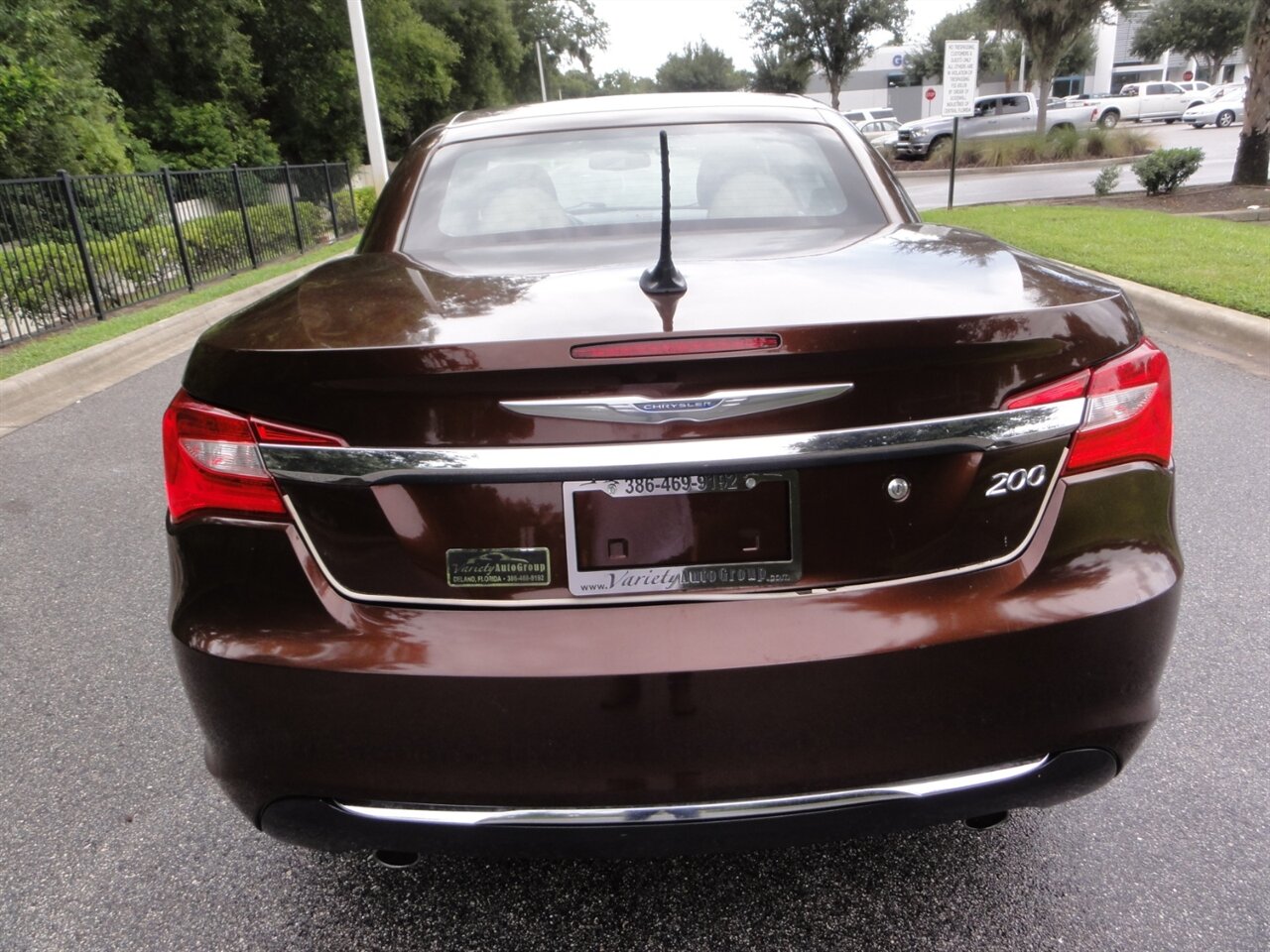 2013 Chrysler 200 Limited  Convertible - Photo 20 - Deland, FL 32720
