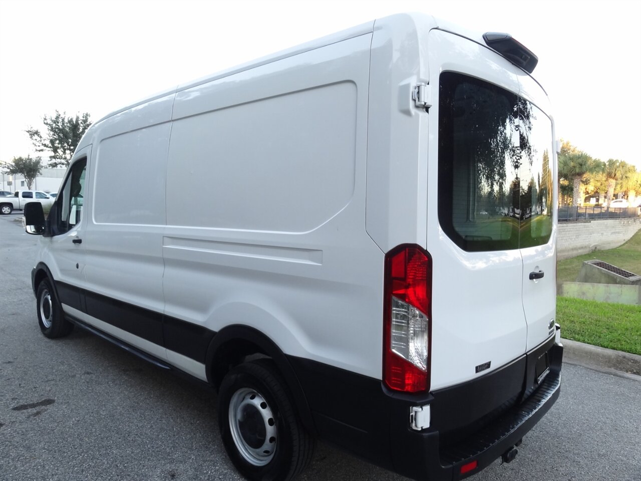 2021 Ford Transit 250 - Photo 4 - Deland, FL 32720
