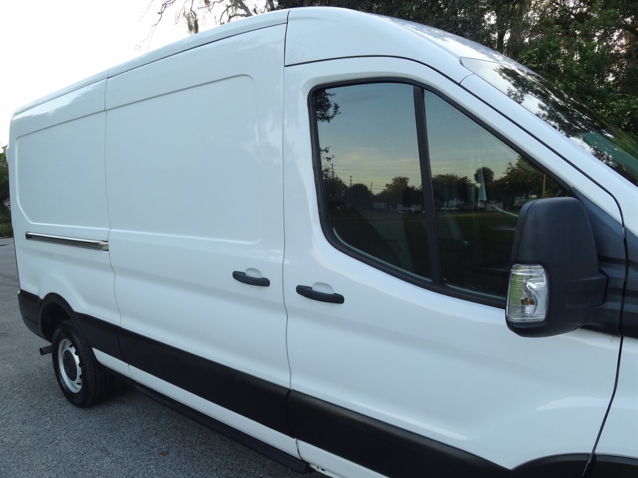 2021 Ford Transit 250 - Photo 10 - Deland, FL 32720