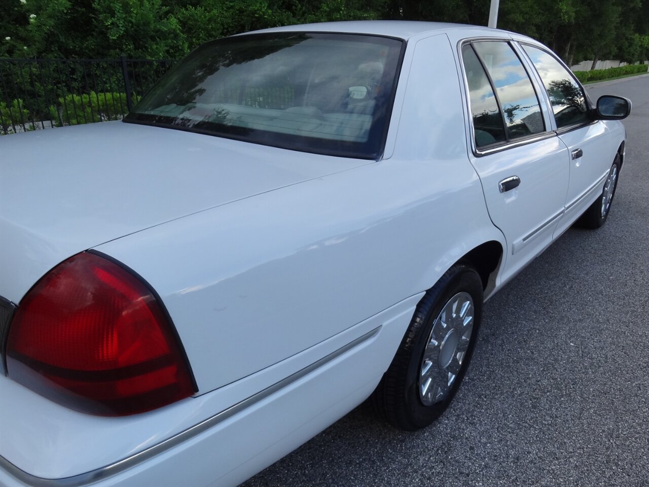 2007 Mercury Grand Marquis GS Premium - Photo 13 - Deland, FL 32720