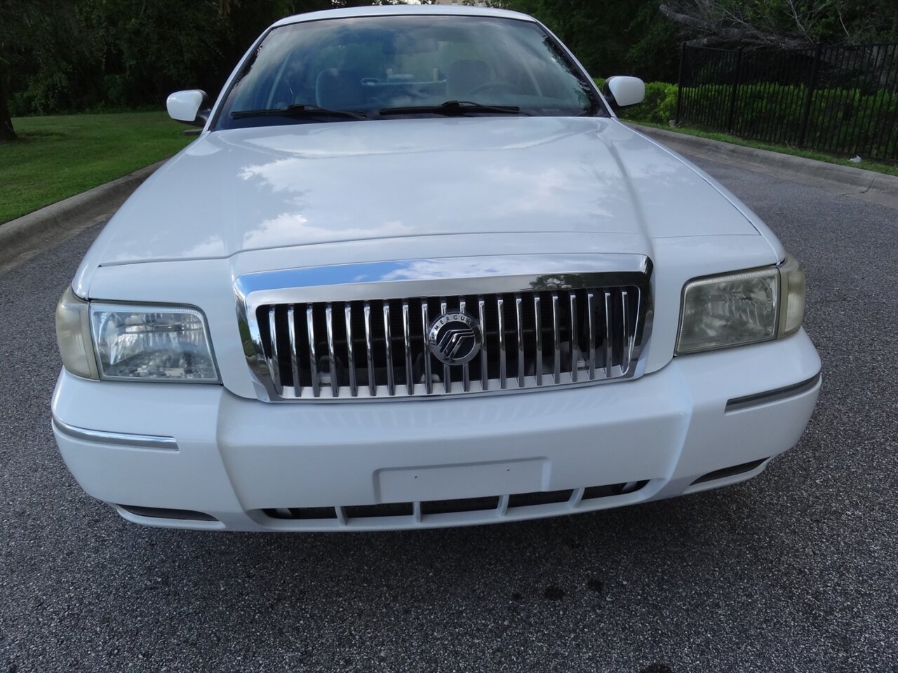 2007 Mercury Grand Marquis GS Premium - Photo 5 - Deland, FL 32720