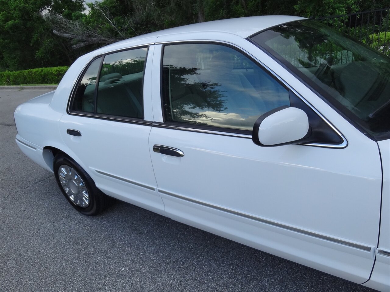 2007 Mercury Grand Marquis GS Premium - Photo 10 - Deland, FL 32720