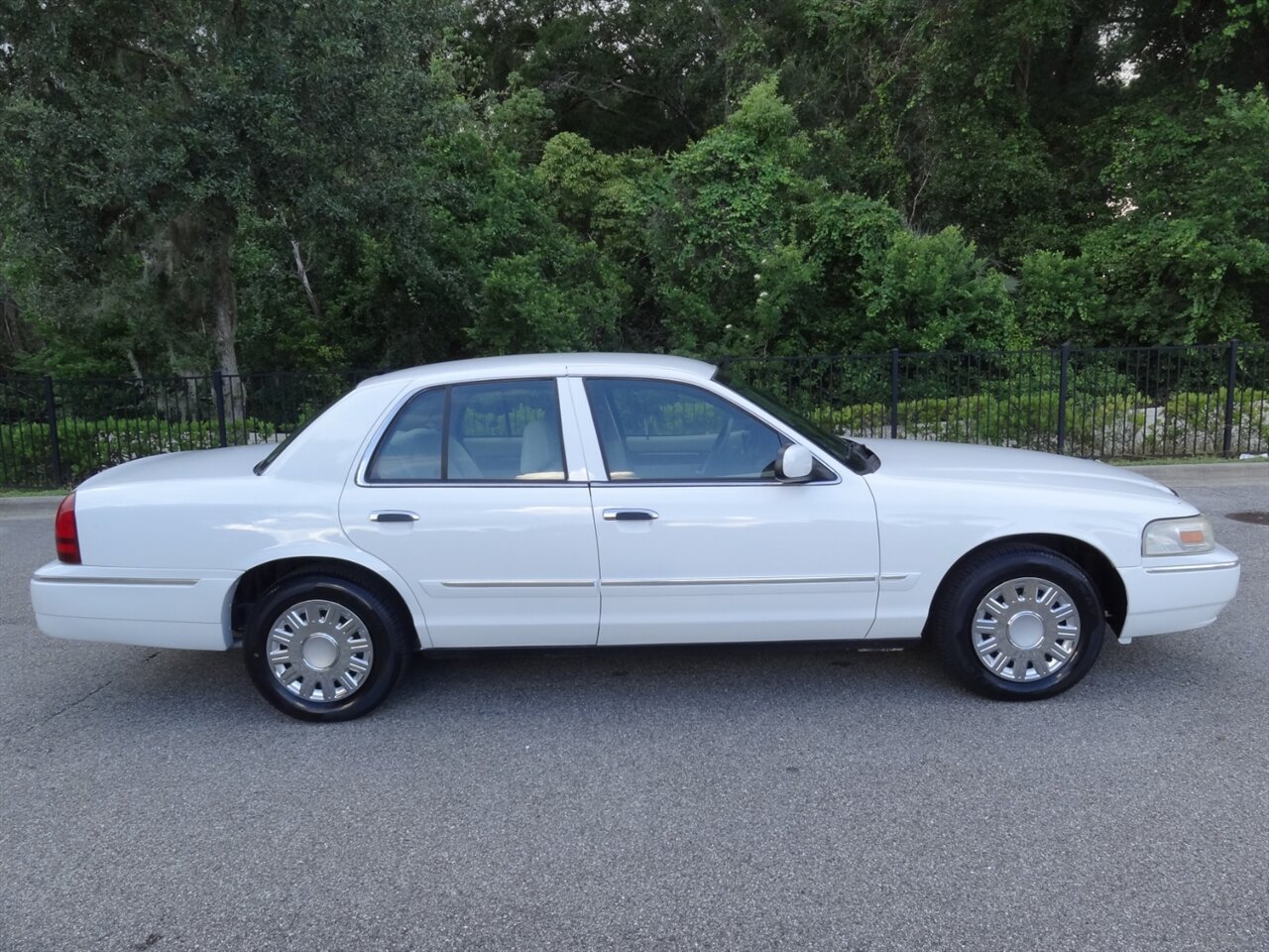 2007 Mercury Grand Marquis GS Premium - Photo 15 - Deland, FL 32720