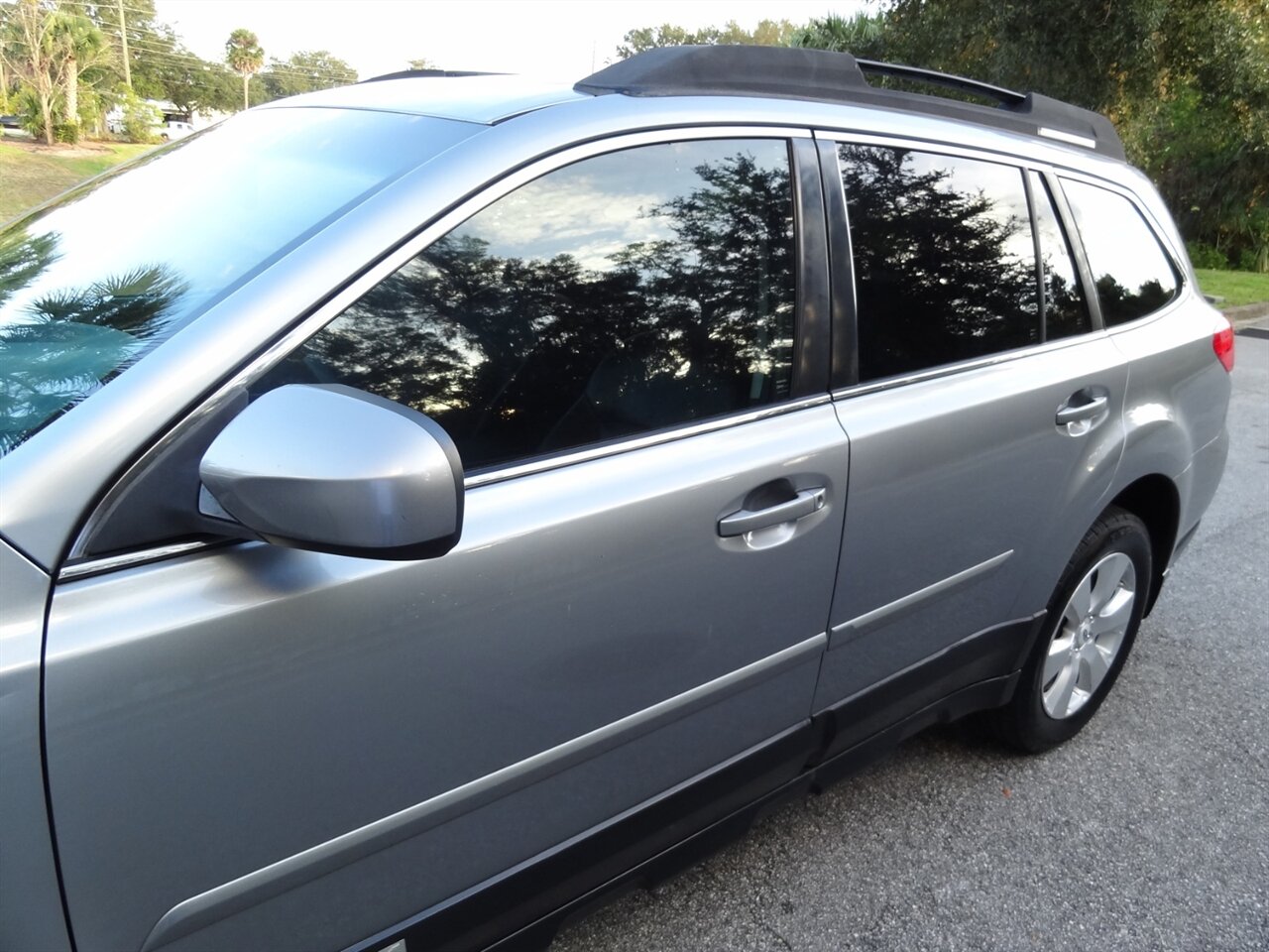 2011 Subaru Outback 2.5i Limited - Photo 11 - Deland, FL 32720