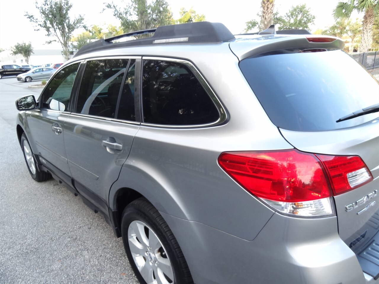 2011 Subaru Outback 2.5i Limited - Photo 12 - Deland, FL 32720