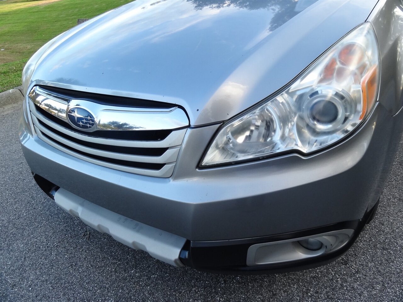 2011 Subaru Outback 2.5i Limited - Photo 7 - Deland, FL 32720