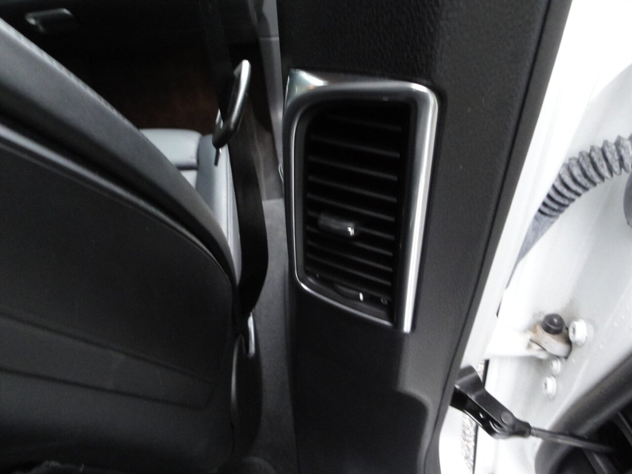 2014 Porsche Panamera S E-Hybrid - Photo 40 - Deland, FL 32720