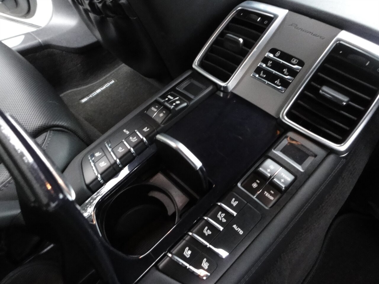 2014 Porsche Panamera S E-Hybrid - Photo 38 - Deland, FL 32720