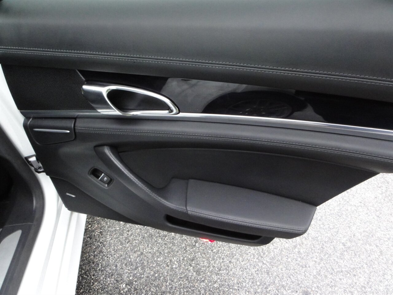 2014 Porsche Panamera S E-Hybrid - Photo 43 - Deland, FL 32720