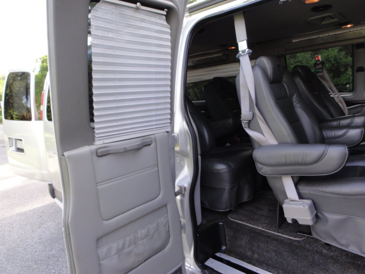 2011 Chevrolet Express 2500  Explorer premium conversion - Photo 51 - Deland, FL 32720