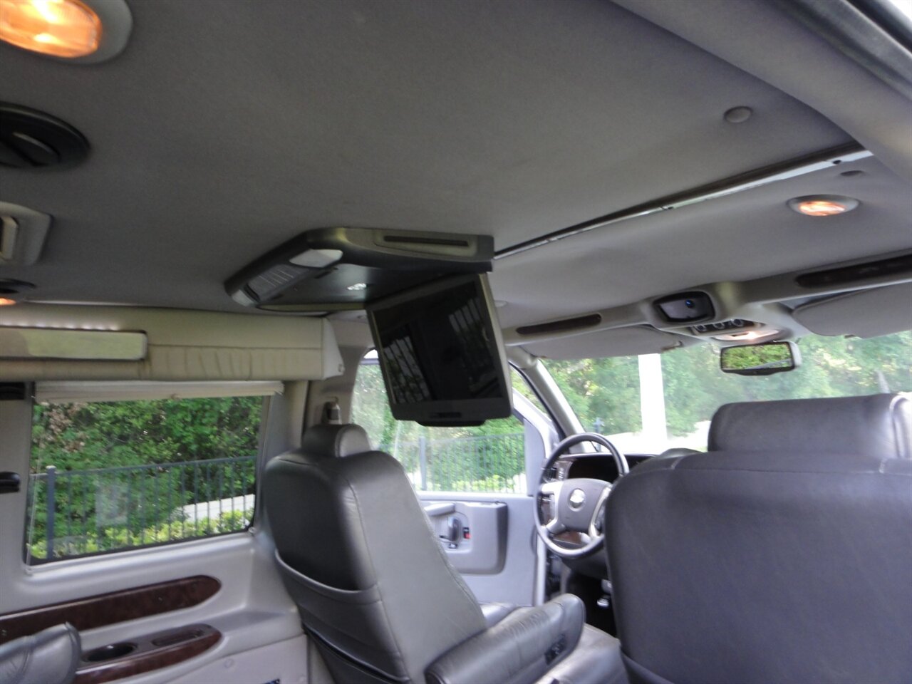 2011 Chevrolet Express 2500  Explorer premium conversion - Photo 49 - Deland, FL 32720
