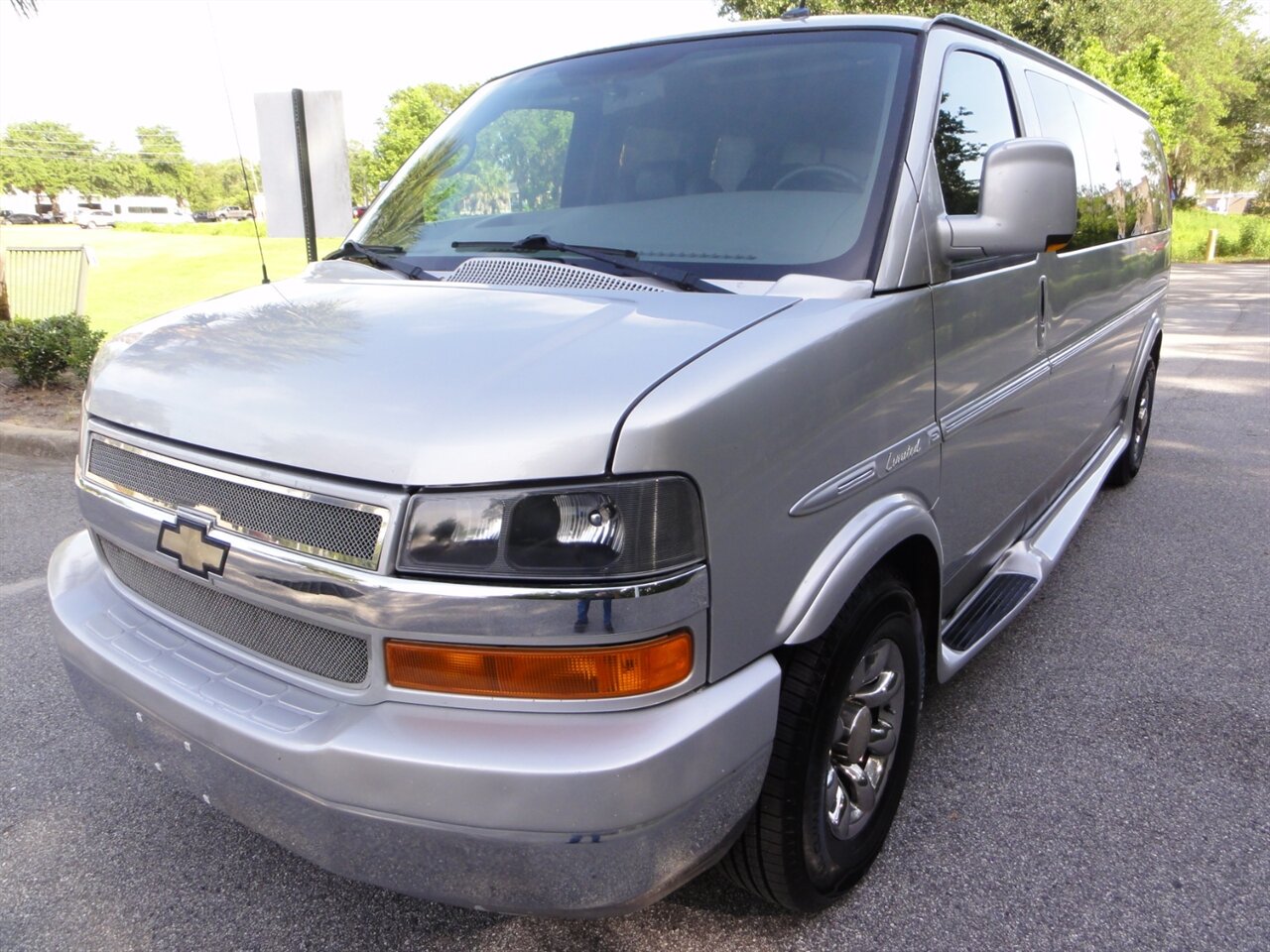 2011 Chevrolet Express 2500  Explorer premium conversion - Photo 2 - Deland, FL 32720
