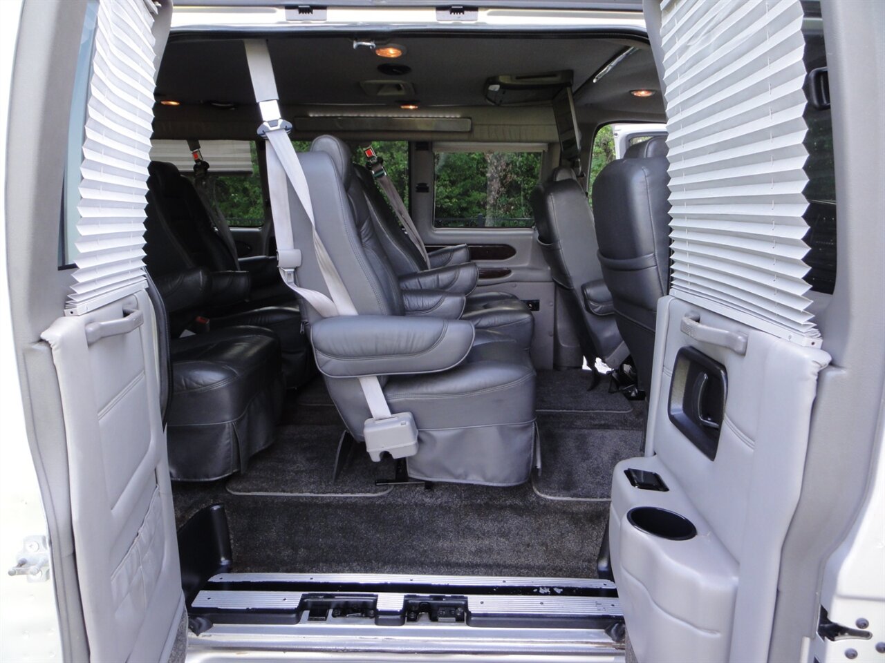 2011 Chevrolet Express 2500  Explorer premium conversion - Photo 44 - Deland, FL 32720