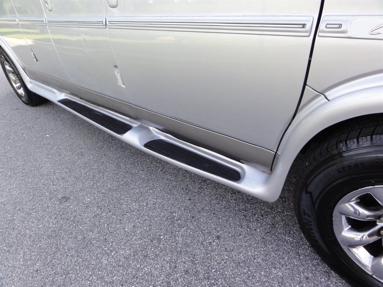 2011 Chevrolet Express 2500  Explorer premium conversion - Photo 10 - Deland, FL 32720
